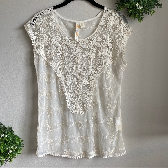 Adiva Tops - Adiva sheer lace cap sleeve top size medium